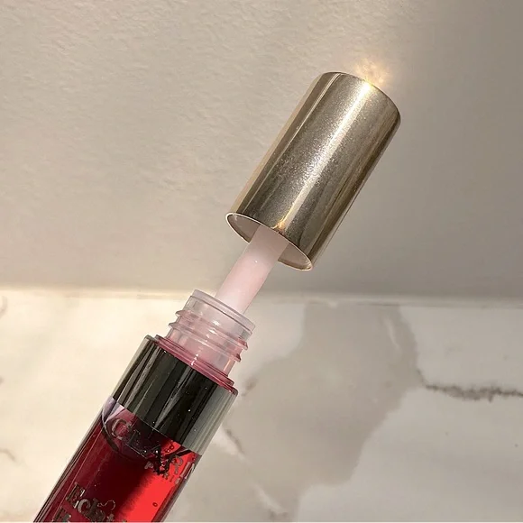 BNIB - Set of 2 Clarins Nourishing Hydrating Mini Lip Comfort Oil in Cherry Red - Picture 6 of 13